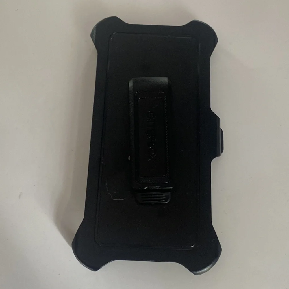Otterbox 13 Pro Max Black Clip